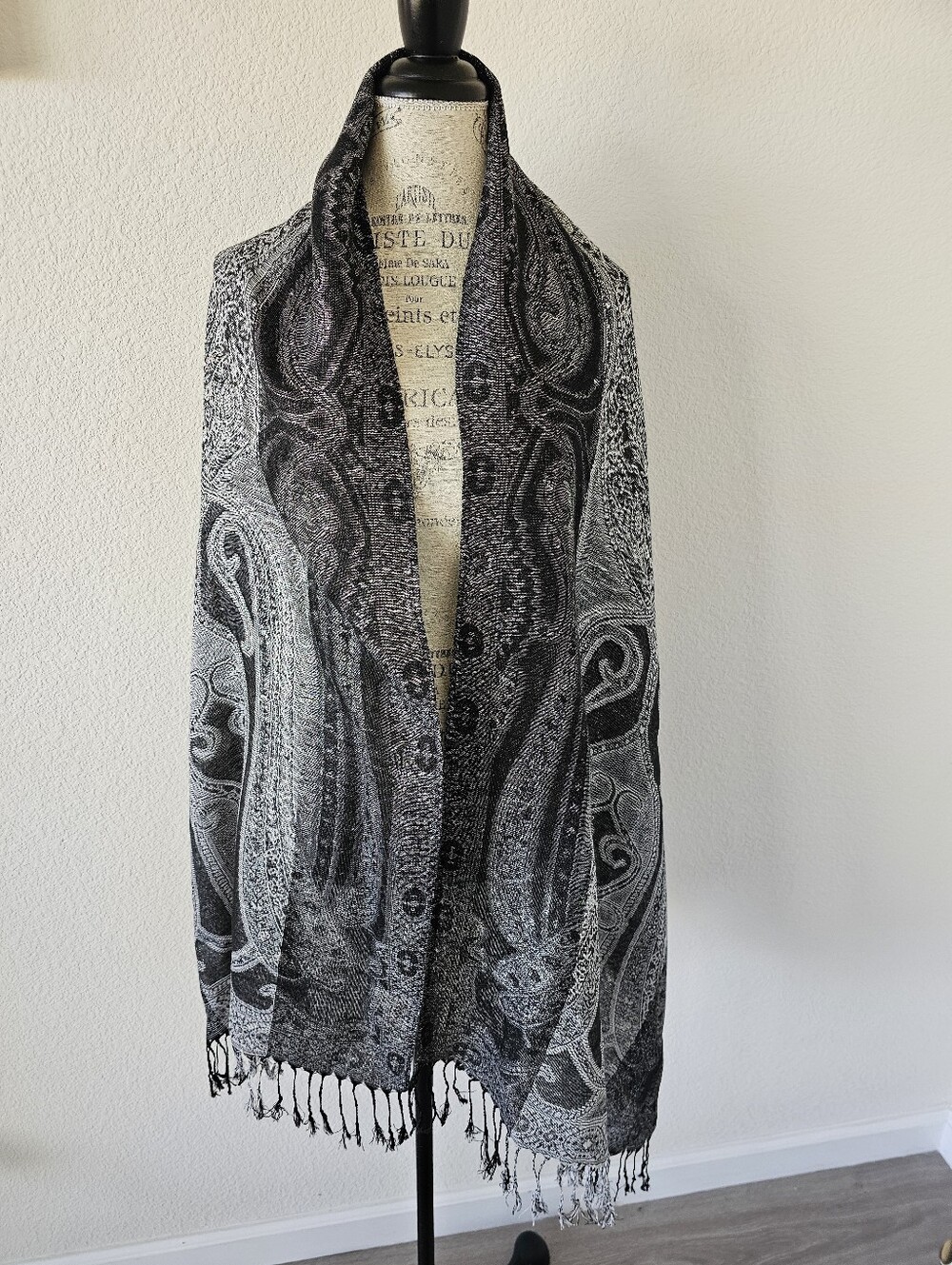 Vintage Intricate Paisley Pashmina Shawl – Metallic Silver & Black Large Wrap